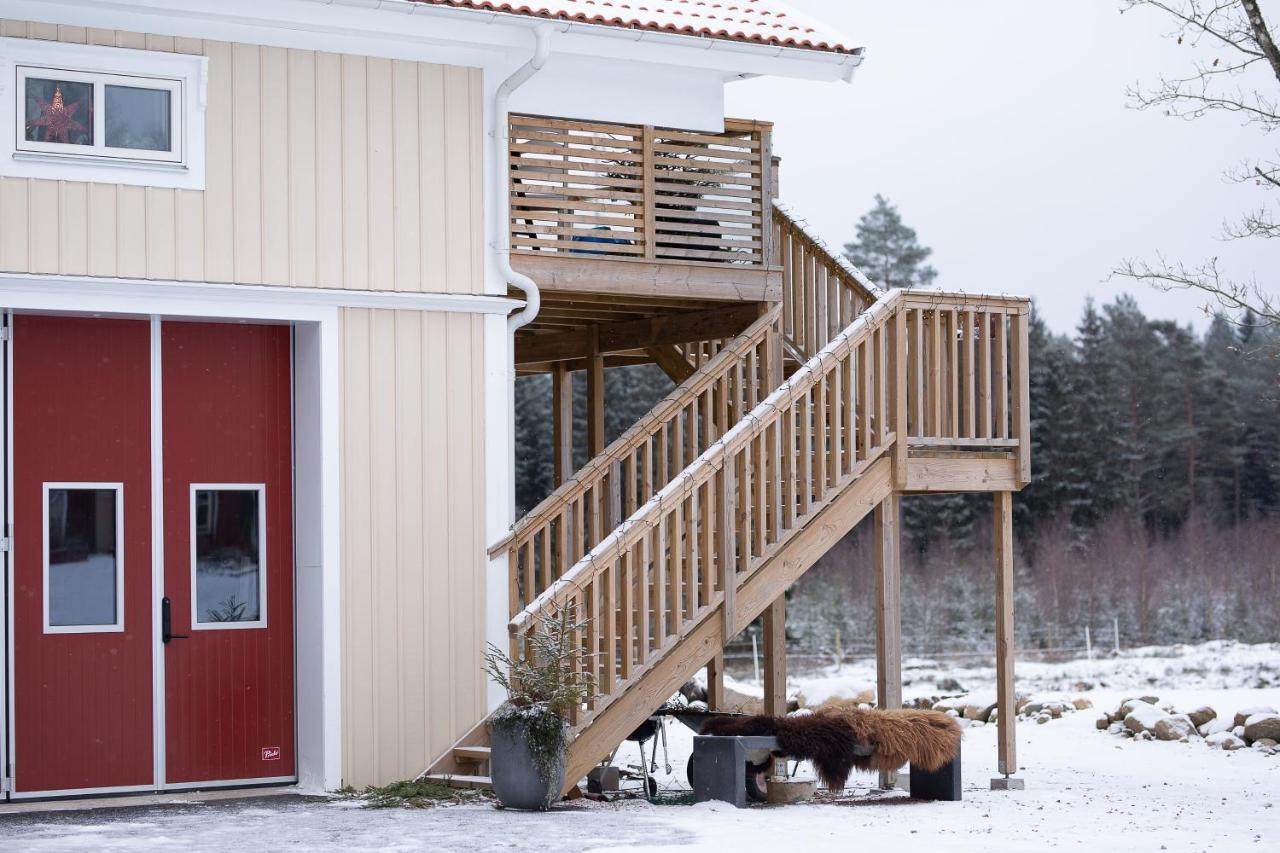 Mysig Laegenhet Med Oeppen Planloesning Pa Haestgard. Villa Ljung Екстериор снимка